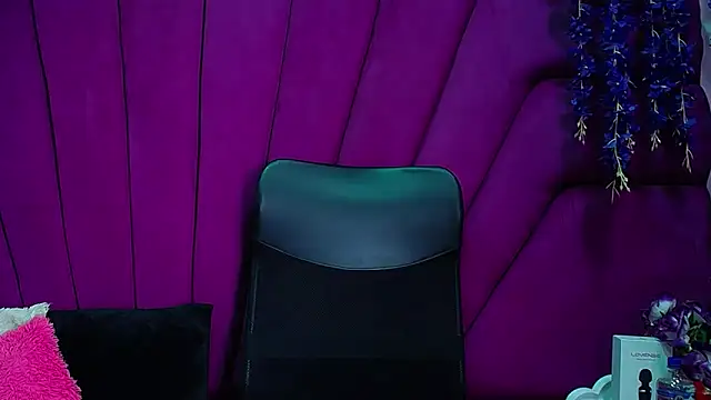 nathalia pink online show from 17, 10, 2025