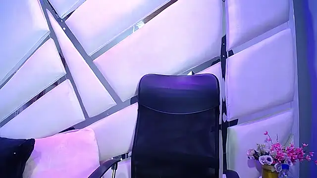 nathalia pink online show from 20, 12, 2025