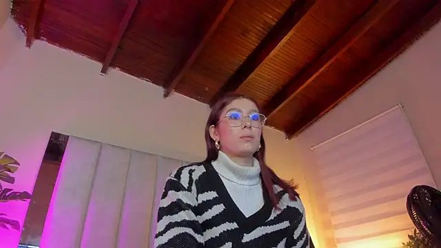 lil hanna18 online show from 14, 11, 2025