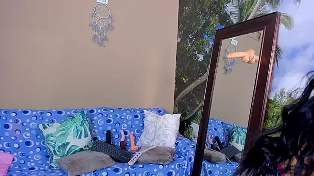 Mieldeluna online show from 1, 3, 2025