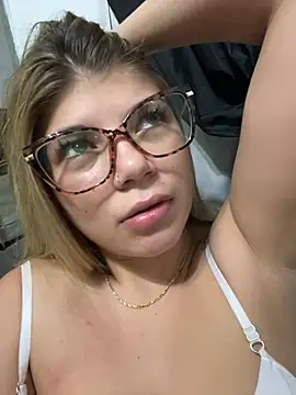 PEACHY439 online show from 6, 3, 2025