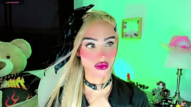 dollswit01 online show from 20, 1, 2025