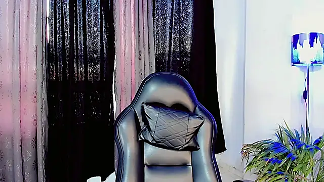 Snapshot of dollswit01 chatting on 26, 3, 2026 dollswit01 online show from 26, 3, 2026