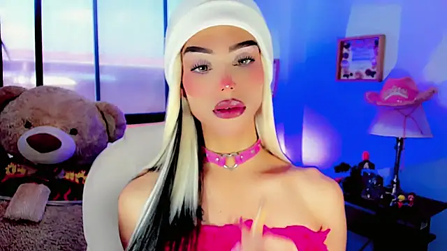 dollswit01 online show from 22, 1, 2025