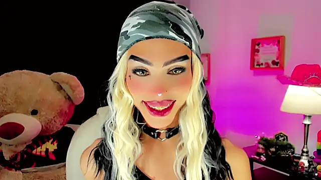 dollswit01 online show from 25, 1, 2025