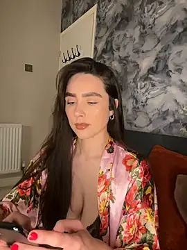 Snapshot of EmmaRosalie chatting on 8, 2, 2025 EmmaRosalie online show from 8, 2, 2025