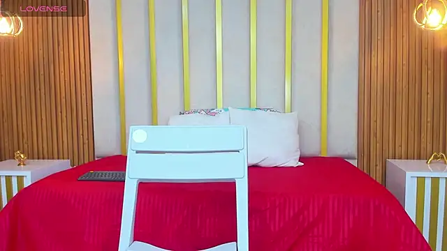 Snapshot of love_mommy chatting on 25, 9, 2025 love mommy online show from 25, 9, 2025