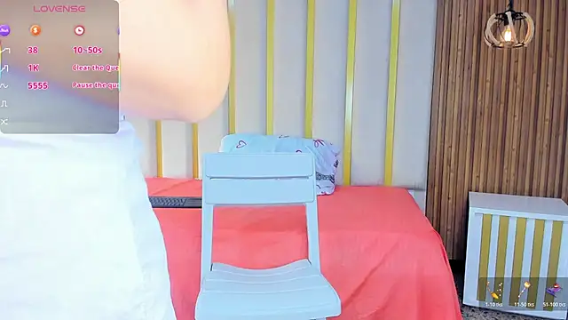 Snapshot of love_mommy chatting on 29, 11, 2025 love mommy online show from 29, 11, 2025