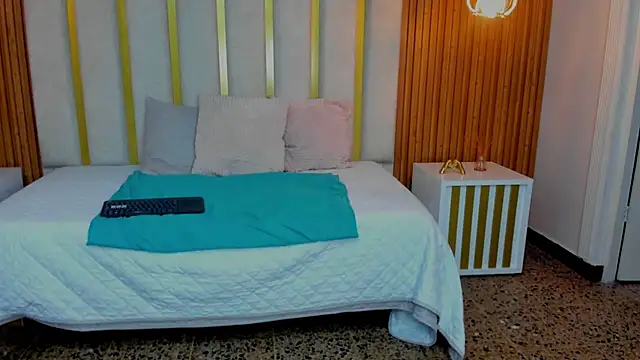 Snapshot of love_mommy chatting on 19, 3, 2025 love mommy online show from 19, 3, 2025