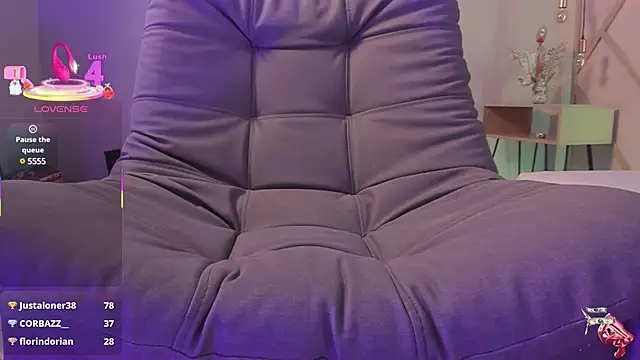 SophieHarris  online show from 11, 3, 2025