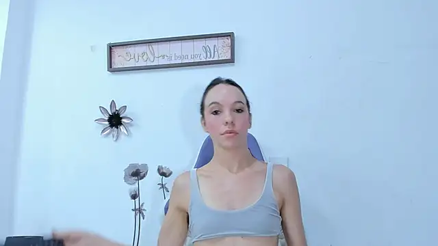 Snapshot of AnneGagner chatting on 6, 1, 2025 AnneGagner online show from 6, 1, 2025