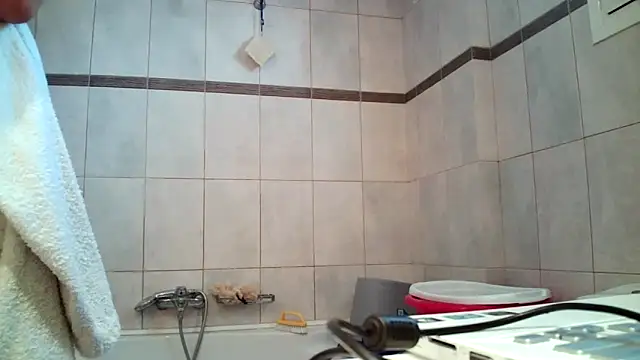 Kalia Cross online show from 23, 10, 2025