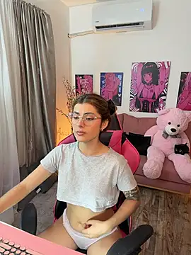 annieesweett online show from 25, 6, 2026