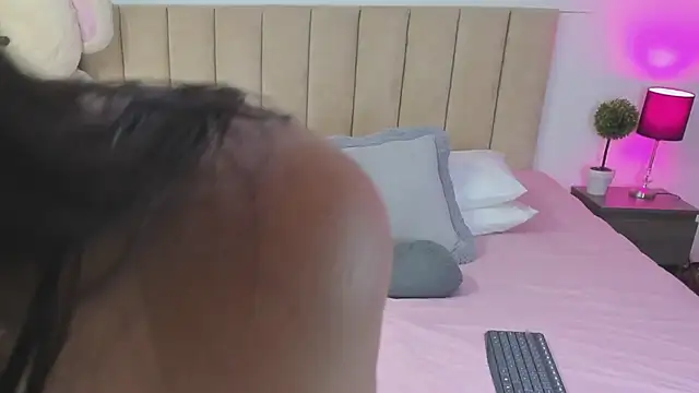 HannaRousse  online show from 4, 4, 2026