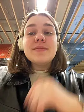 SuzieMurray online show from 25, 2, 2025