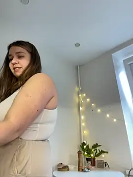 SuzieMurray online show from 8, 11, 2025