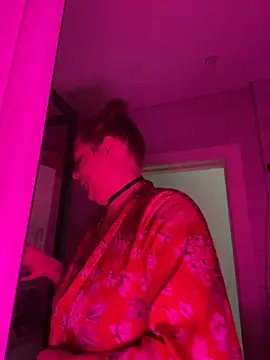 SuzieMurray online show from 16, 9, 2025