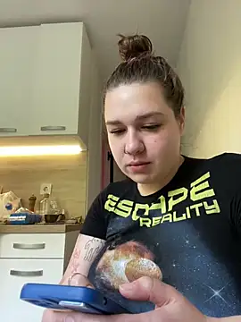 SuzieMurray online show from 1, 10, 2025