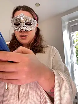 SuzieMurray online show from 2, 10, 2025