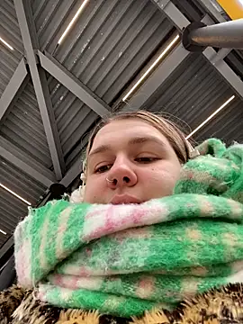 SuzieMurray online show from 20, 3, 2025