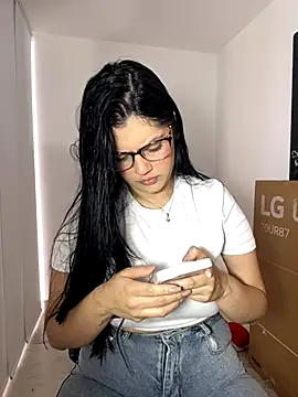 kimberlyhills1 online show from 6, 11, 2025