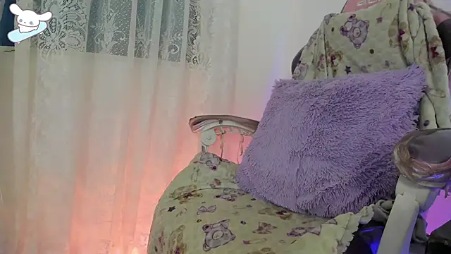 Snapshot of AlexaFoxy18 chatting on 15, 10, 2025 AlexaFoxy18 online show from 15, 10, 2025