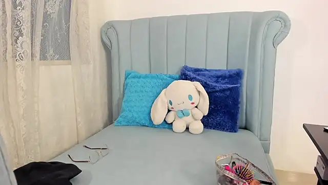 Snapshot of AlexaFoxy18 chatting on 26, 11, 2025 AlexaFoxy18 online show from 26, 11, 2025