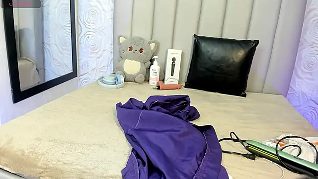 AlexaFoxy18 online show from 18, 4, 2026