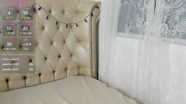 Snapshot of AlexaFoxy18 chatting on 8, 10, 2025 AlexaFoxy18 online show from 8, 10, 2025