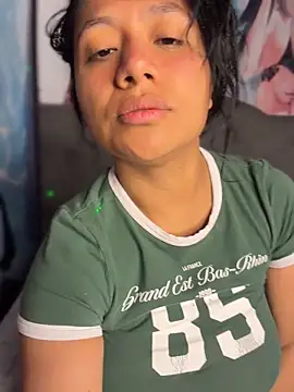 Snapshot of Im_Little chatting on 4, 6, 2026 Im Little online show from 4, 6, 2026