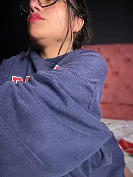 Snapshot of Im_Little chatting on 22, 2, 2025 Im Little online show from 22, 2, 2025