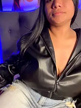 Snapshot of Im_Little chatting on 24, 10, 2025 Im Little online show from 24, 10, 2025