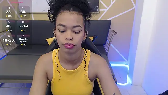 Snapshot of Shenna_brunette_ chatting on 12, 3, 2025 Shenna brunette online show from 12, 3, 2025