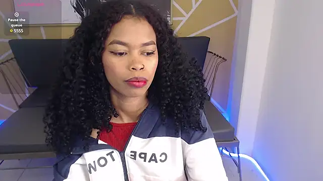 Snapshot of Shenna_brunette_ chatting on 3, 3, 2025 Shenna brunette online show from 3, 3, 2025