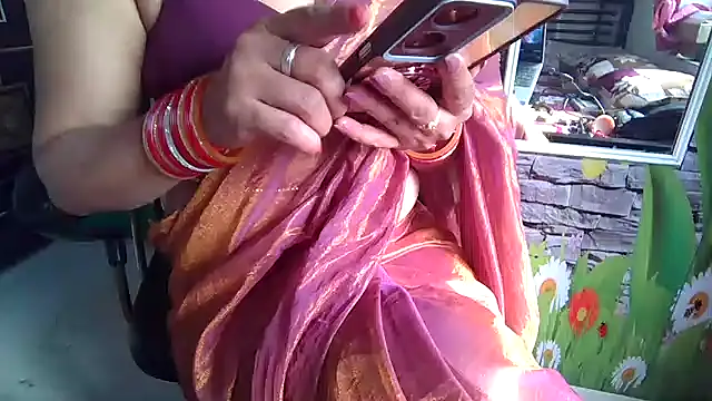 Snapshot of sexy-honey09 chatting on 18, 1, 2026 sexy-honey09 online show from 18, 1, 2026