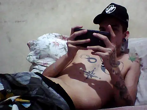 Snapshot of gatobranco001 chatting on 19, 3, 2025 gatobranco001 online show from 19, 3, 2025