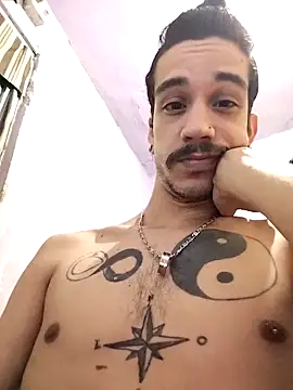 Snapshot of gatobranco001 chatting on 1, 3, 2025 gatobranco001 online show from 1, 3, 2025