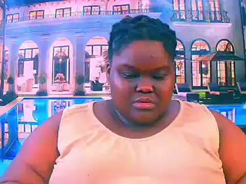 Snapshot of EbonyHotBuns chatting on 4, 7, 2026 EbonyHotBuns online show from 4, 7, 2026