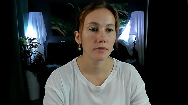 Snapshot of MichelleOrtis chatting on 8, 11, 2025 MichelleOrtis online show from 8, 11, 2025