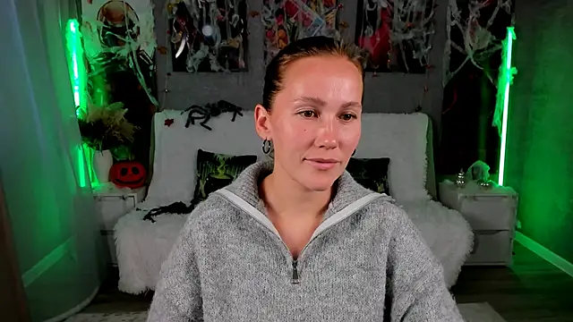 Snapshot of MichelleOrtis chatting on 31, 10, 2025 MichelleOrtis online show from 31, 10, 2025