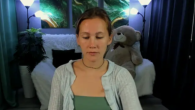 Snapshot of MichelleOrtis chatting on 14, 9, 2025 MichelleOrtis online show from 14, 9, 2025