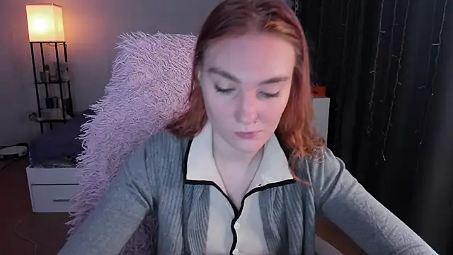 Snapshot of ReddHotPipper chatting on 4, 2, 2026 ReddHotPipper online show from 4, 2, 2026