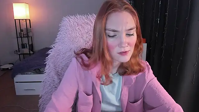 Snapshot of ReddHotPipper chatting on 1, 2, 2026 ReddHotPipper online show from 1, 2, 2026