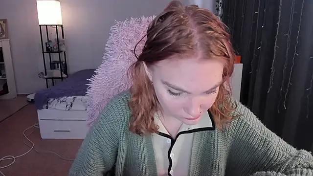 Snapshot of ReddHotPipper chatting on 28, 2, 2026 ReddHotPipper online show from 28, 2, 2026