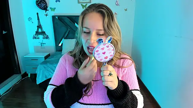 Dana martinezz online show from 4, 2, 2025