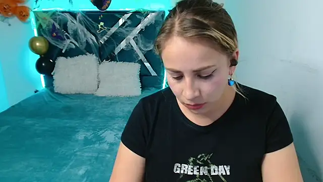 Dana martinezz online show from 29, 10, 2025