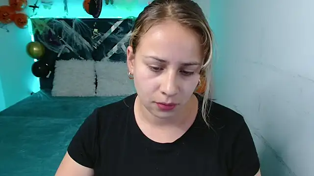 Dana martinezz online show from 28, 10, 2025