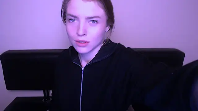 MissOliviaa  online show from 2, 2, 2025