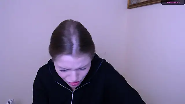 MissOliviaa  online show from 18, 1, 2025