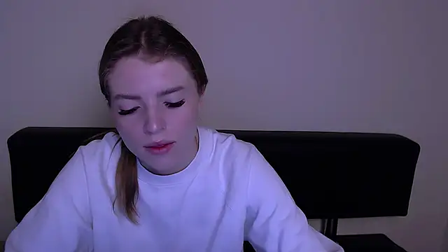 MissOliviaa  online show from 5, 3, 2025